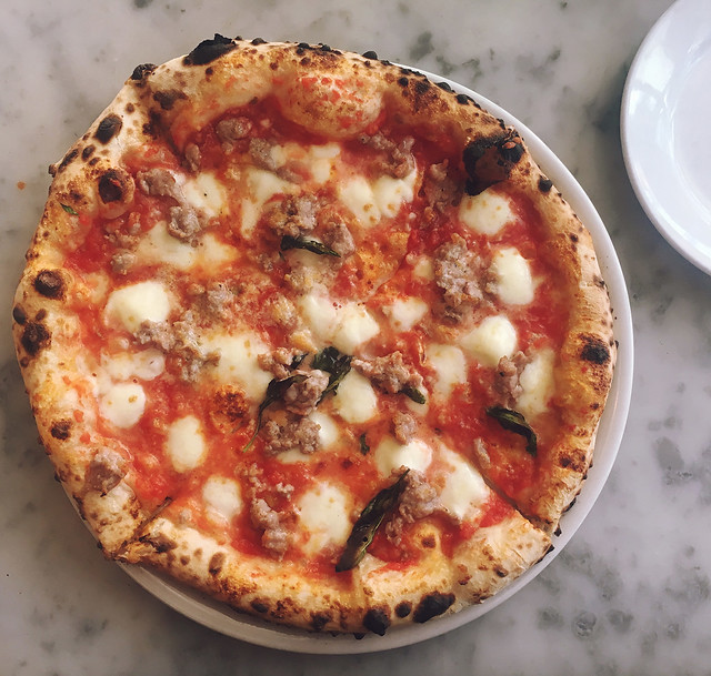 a guide to brooklyn : being little. british uk travel blogger usa america new york brooklyn city guide eating out vintage shopping williamsburg hipster being little motorino pizza pizzeria