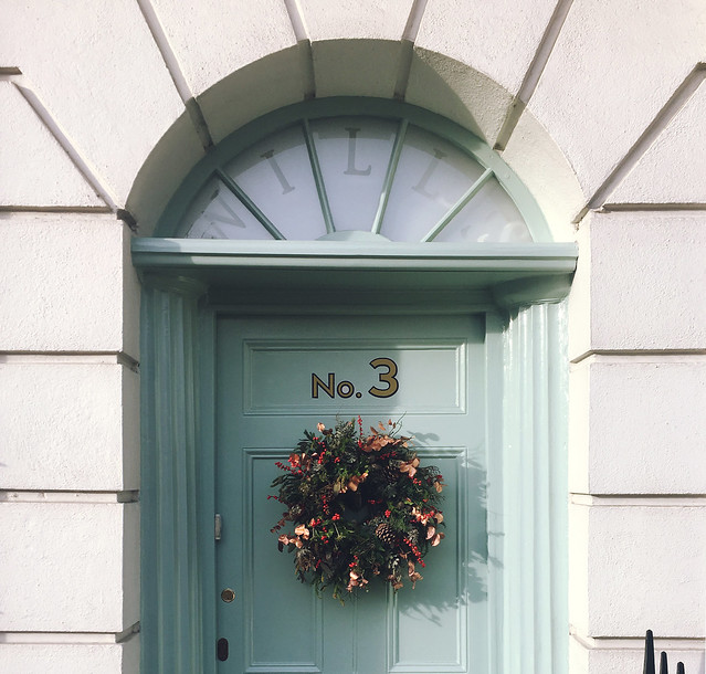 Christmas Wreath. Merry Christmas blog post totnes devon bristol blogger lifestyle fashion uk british blog handmade wreath tutorial