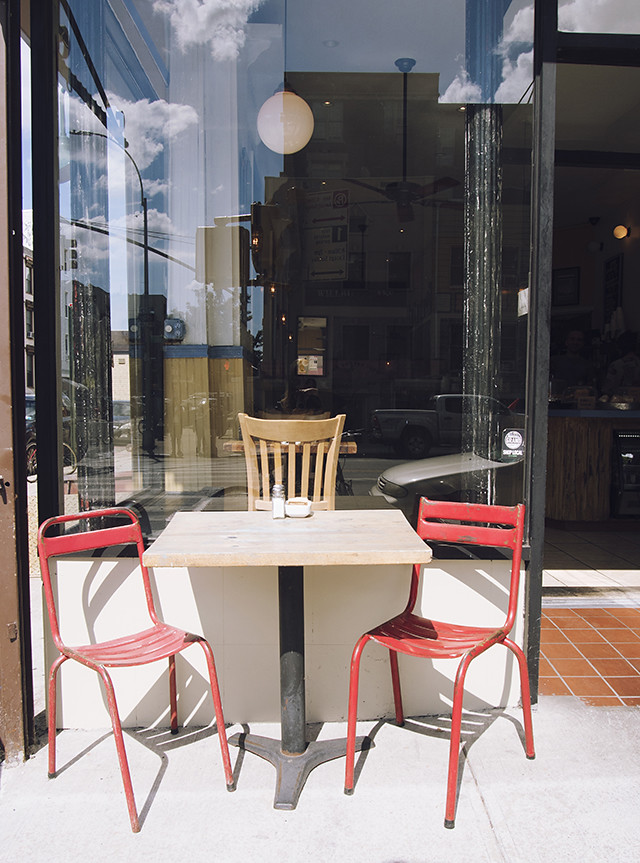 a guide to brooklyn : being little. british uk travel blogger usa america new york brooklyn city guide eating out vintage shopping williamsburg hipster being little willburg cafe