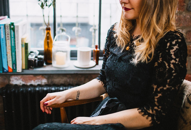 vintage inspired christmas party outfit audrina dress joanie the forge bristol blogger fashion blogger lauren jayne hall photographer