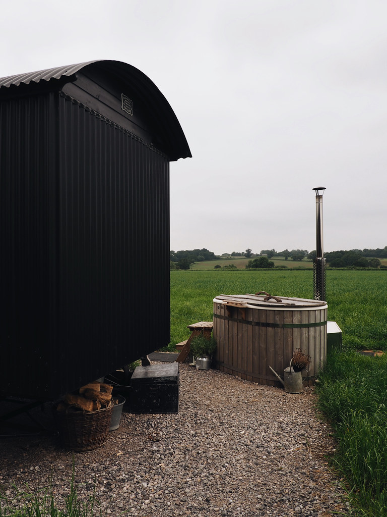Plankbridge Shepherd's Hut, Colber Farm Plankbridge Shepherd's Hut, Colber Farm Happy Hare, canopy and stars, being little bristol travel lifestyle blog blogger lyzi hot tub log burner