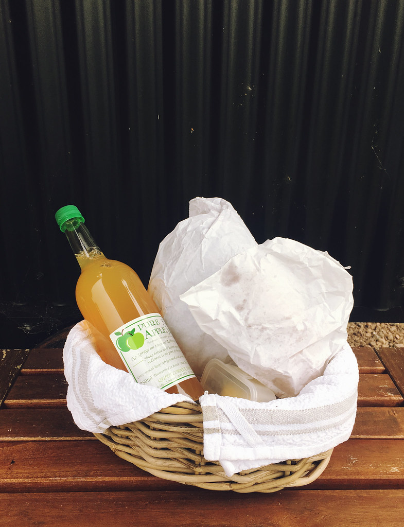 Plankbridge Shepherd's Hut, Colber Farm Plankbridge Shepherd's Hut, Colber Farm Happy Hare, canopy and stars, being little bristol travel lifestyle blog blogger lyzi breakfast hamper apple juice