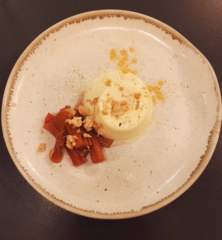Dinner Box-E Bristol Wapping Wharf Cargo shipping container restaurant Elliott Lidstone being little food blog blogger review rhubarb pannacotta candied almonds