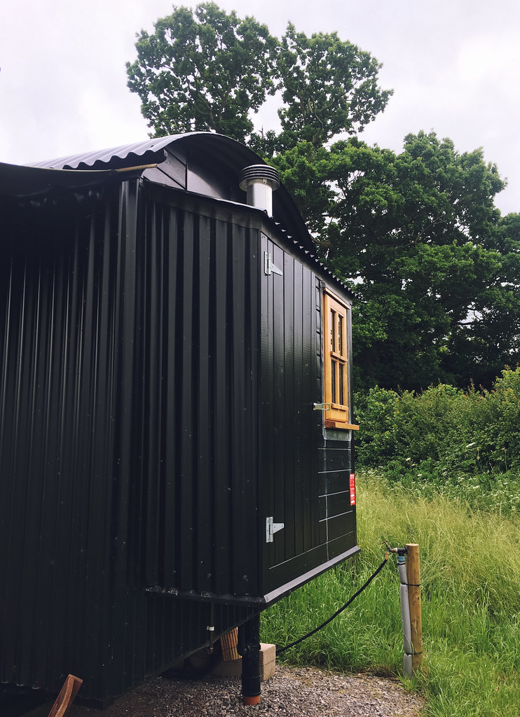 Plankbridge Shepherd's Hut, Colber Farm Plankbridge Shepherd's Hut, Colber Farm Happy Hare, canopy and stars, being little bristol travel lifestyle blog blogger lyzi extension bathroom