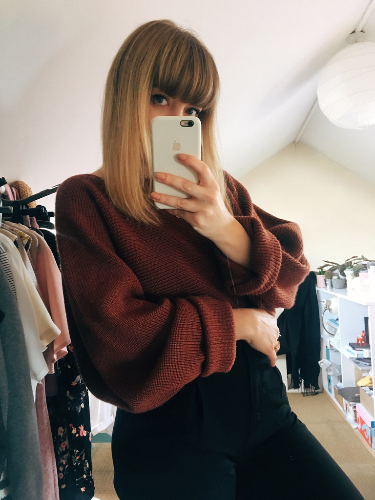 Autumnal Instagram Outfits : being little. Autumn winter 2017 outfit lookbook lyzi unwin uniqlo u cropped knit drape jumper rust