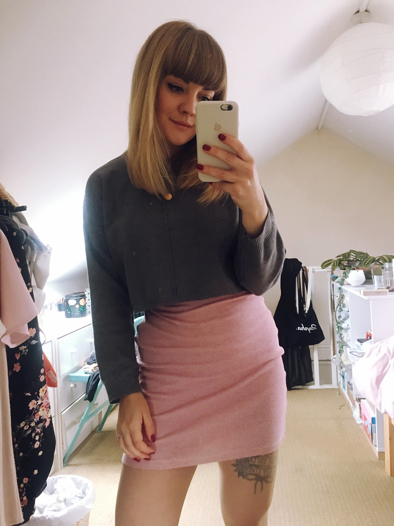Autumnal Instagram Outfits : being little. Autumn winter 2017 outfit lookbook lyzi unwin millenial pink dress cropped jumper asos mango