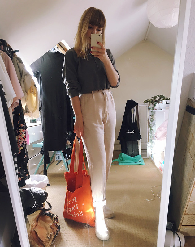 Autumnal Instagram Outfits : being little. Autumn winter 2017 outfit lookbook lyzi unwin cropped jumper asos topshop trousers papersmiths tote bag