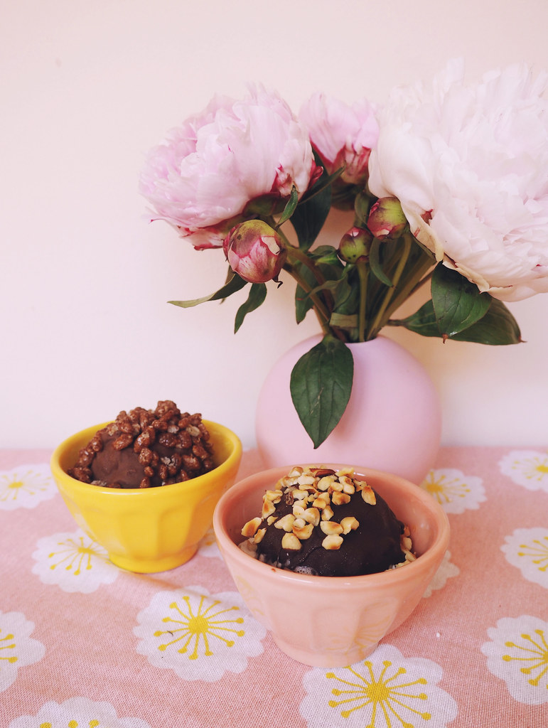3 Ways to Eat Vegan Ice Cream with Alpro : being little. vegan ice cream recipes ice cream sandwich cereal krispie treat cornflake cake alpro hazelnut chocolate vanilla being little bristol uk lifestyle food blogger