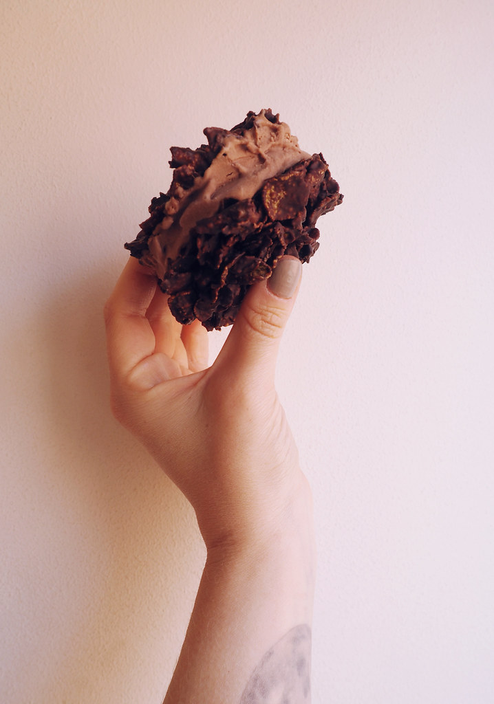 3 Ways to Eat Vegan Ice Cream with Alpro : being little. vegan ice cream recipes ice cream sandwich cereal krispie treat cornflake cake alpro hazelnut chocolate vanilla being little bristol uk lifestyle food blogger