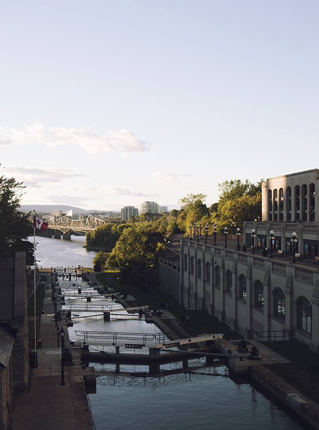 The river, canal & locks, Ottawa solo travel blog to ottawa canada